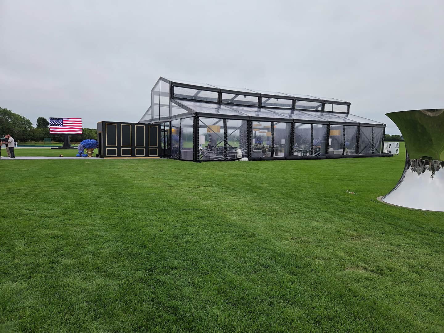 Levo clearspan tent with a low profile roof